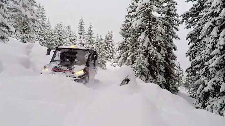 Polaris Ranger  900 xp UTV with Tatou UTV 4s1 Raupen Gopro Hero5